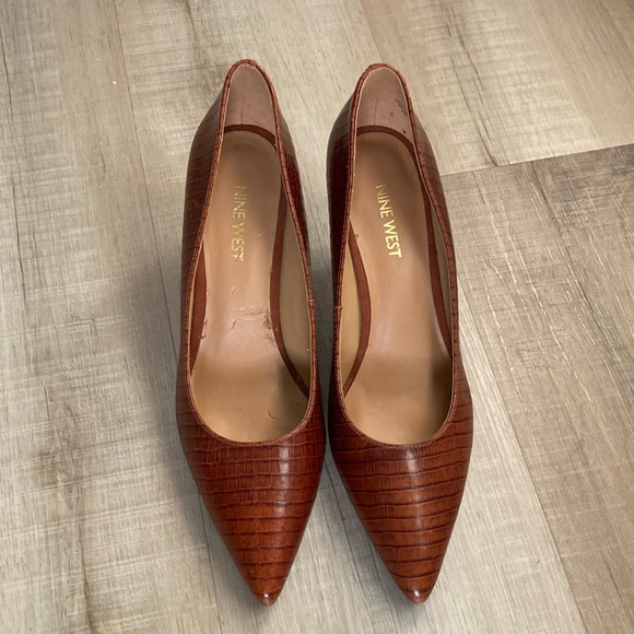 Nine West Shoes - Nine West Margot Brown Embossed Leather Upper Mid-Heels Great condition!